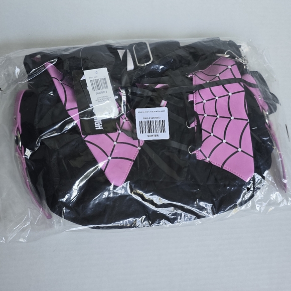 Monster High Draculaura Lace Up Messenger Bag - Picture 2 of 10